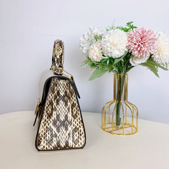 Coach C1325 Pepper Satchel In Signature Canvas IN Light Khaki Chalk Multi - Picture 4 of 7